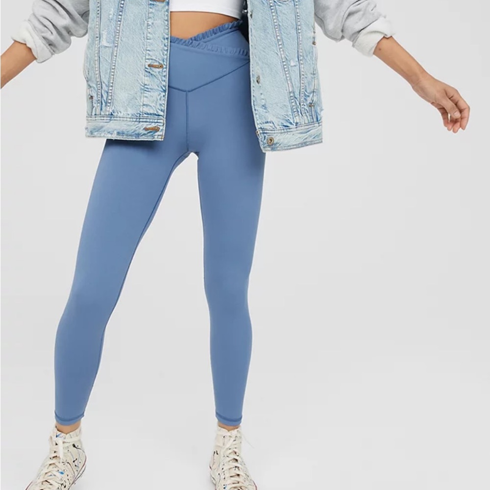 AERIE offline crossover waist ruffle legging